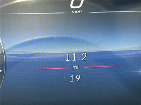 New 2026 Mercedes-Benz GLB 250 image 9