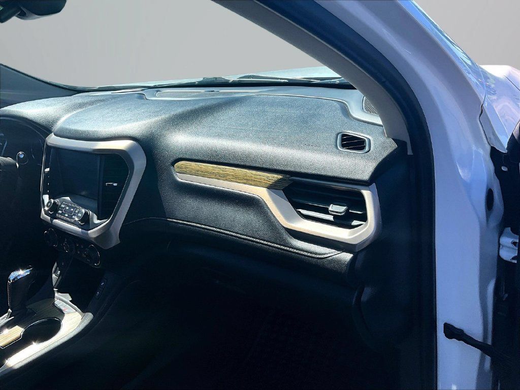 Used 2019 GMC Acadia Denali AWD/4WD image 17