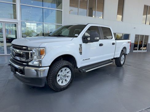 Certified 2022 Ford F250 XL w/ STX Appearance Package AWD/4WD image 2