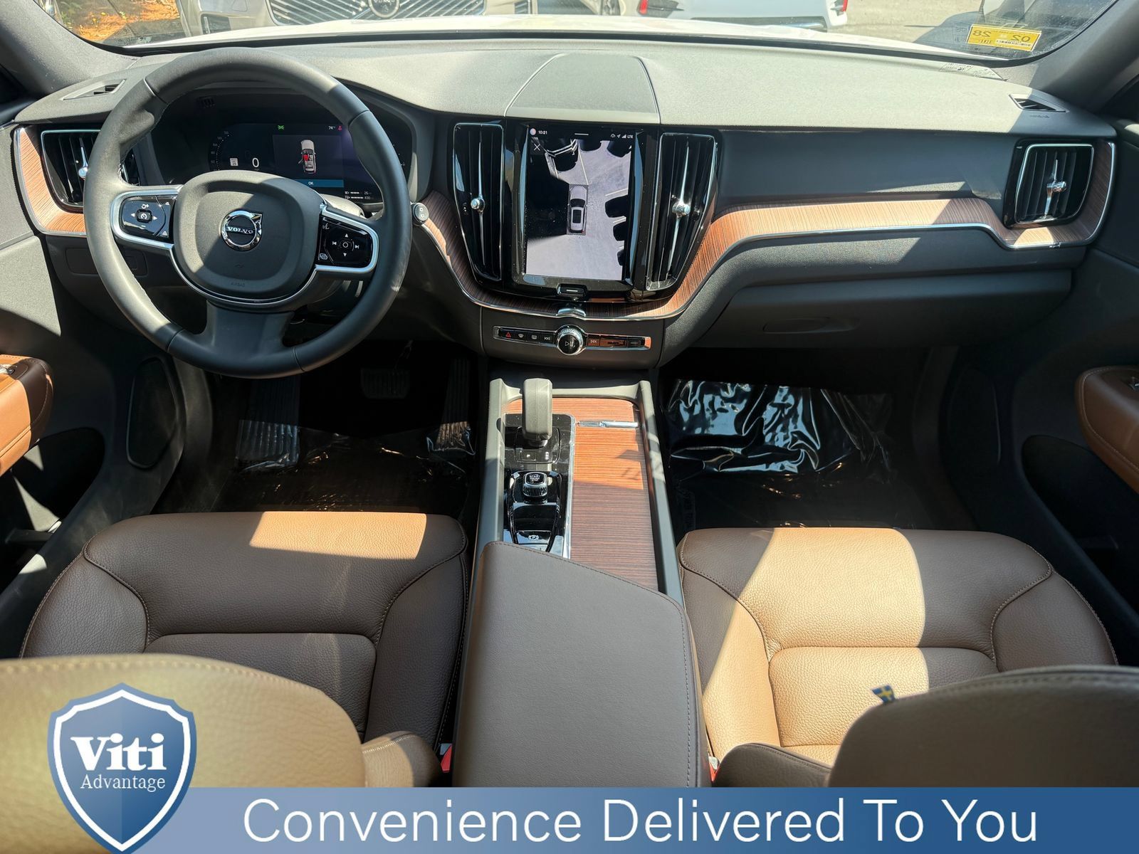 Used 2025 Volvo XC60 T8 Plus w/ Climate Package AWD/4WD image 2