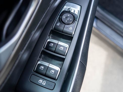 Used 2023 Kia Sorento EX image 17