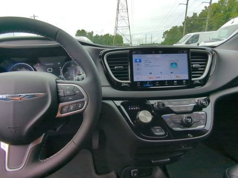 New 2026 Chrysler Voyager LX image 10