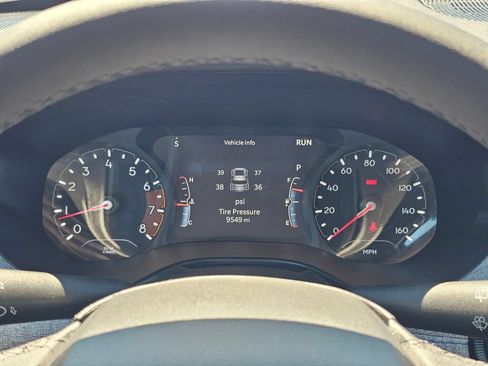 Used 2024 Jeep Compass Latitude w/ Convenience Group AWD/4WD image 17