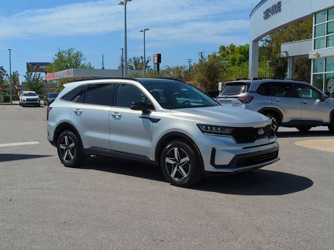 Used 2021 Kia Sorento S w/ Panoramic Sunroof Package FWD image 9