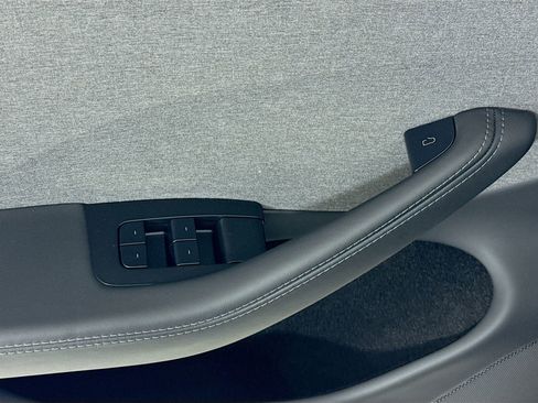 Used 2025 Tesla Model 3 Long Range image 18