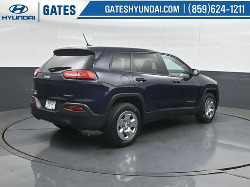 Used 2016 Jeep Cherokee Sport AWD/4WD image 2