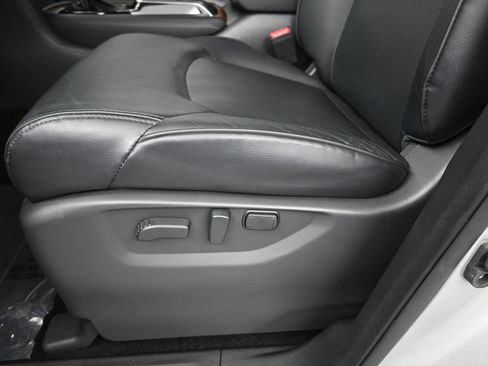 Certified 2024 Nissan Armada SL w/ Captain's Chairs Package RWD image 10