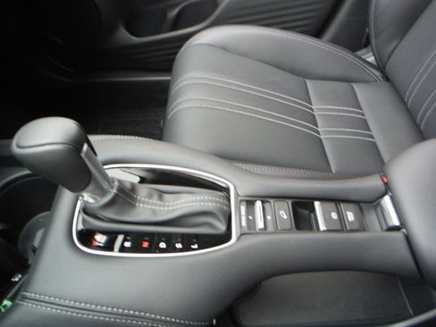 Certified 2025 Honda HR-V EX-L image 18