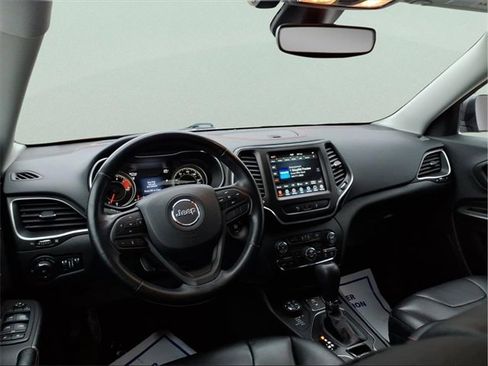 Used 2021 Jeep Cherokee Trailhawk image 9