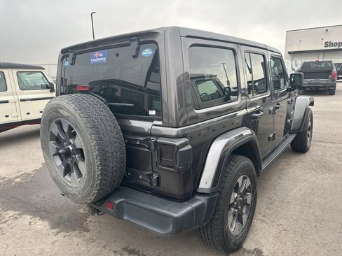 Used 2018 Jeep Wrangler Unlimited Sahara image 4