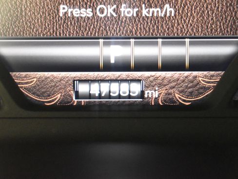 Used 2025 RAM 1500 Laramie image 18