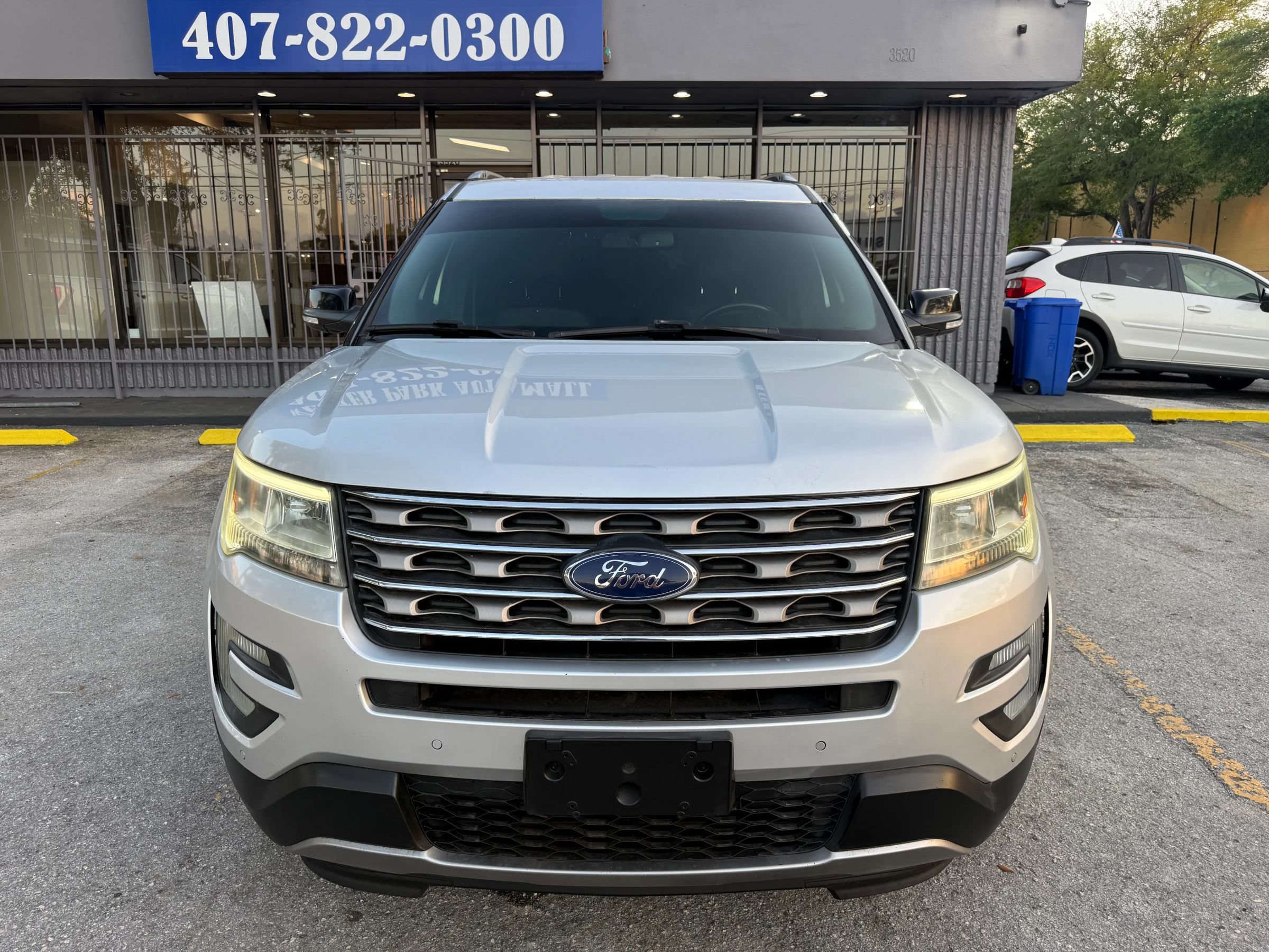 Used 2017 Ford Explorer XLT w/ Equipment Group 202A FWD image 2