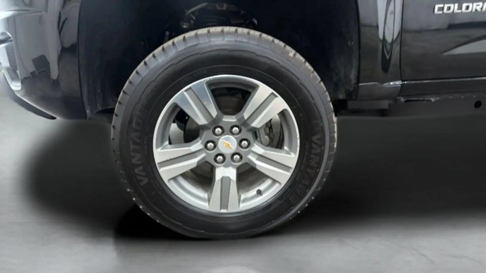 Used 2017 Chevrolet Colorado W/T w/ Custom Special Edition RWD image 27