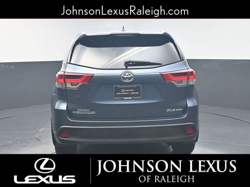 Used 2019 Toyota Highlander XLE image 8