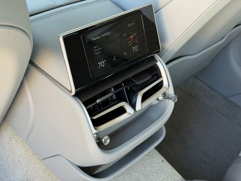 New 2025 Bentley Flying Spur Plug-In Hybrid image 44