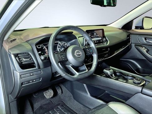 Used 2023 Nissan Rogue SL image 16