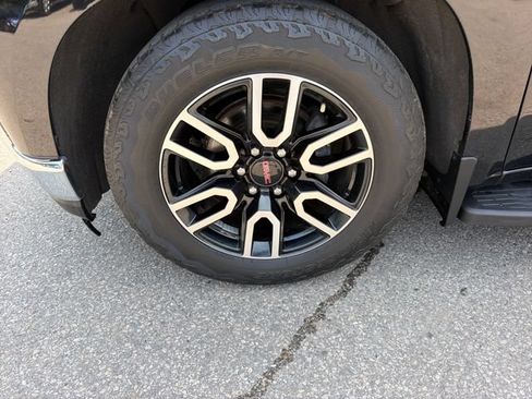 Used 2020 Chevrolet Silverado 1500 LT AWD/4WD image 31