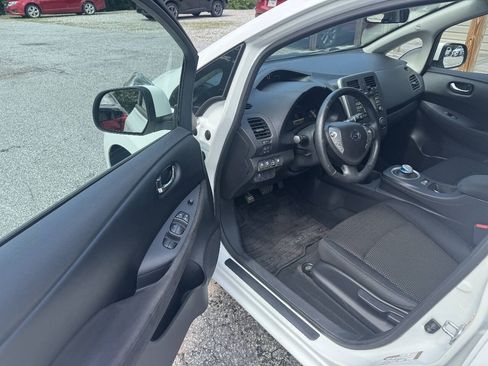 Used 2015 Nissan Leaf S w/ Charge Package FWD image 12