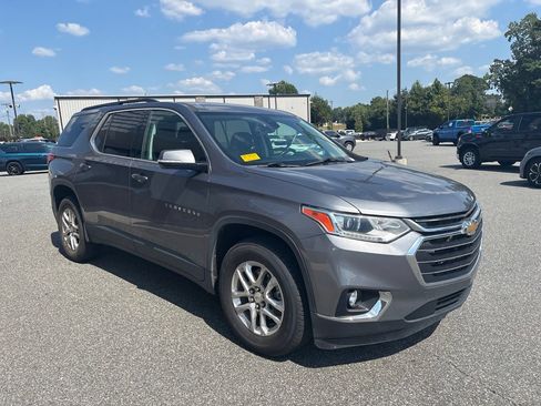 Used 2021 Chevrolet Traverse LT FWD image 9
