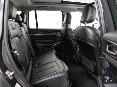 Used 2023 Jeep Grand Cherokee 4WD 4xe image 12