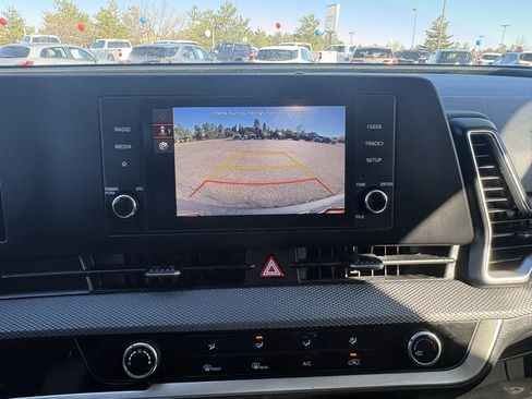 Used 2024 Kia Sportage LX image 21