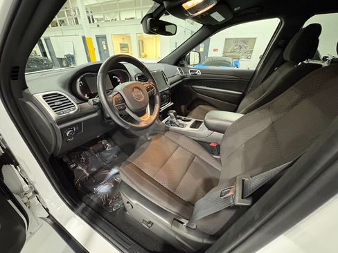 Used 2022 Jeep Grand Cherokee Laredo E w/ Security & Convenience Group AWD/4WD image 10