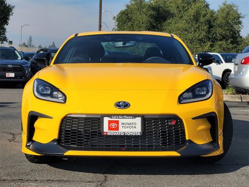 New 2026 Toyota GR86 YUZU Limited image 2