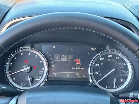 Used 2022 Toyota Highlander XSE FWD image 24
