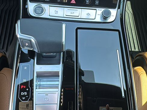 Used 2025 Audi A8 L 3.0T image 21