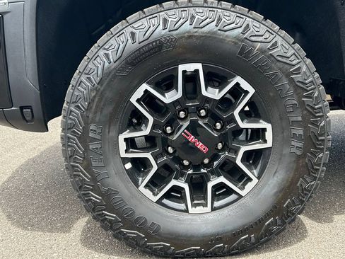 New 2026 GMC Sierra 2500 AT4X AWD/4WD image 9
