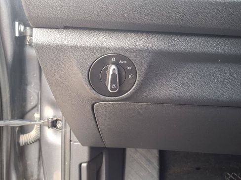 Used 2024 Volkswagen Jetta SE FWD image 23