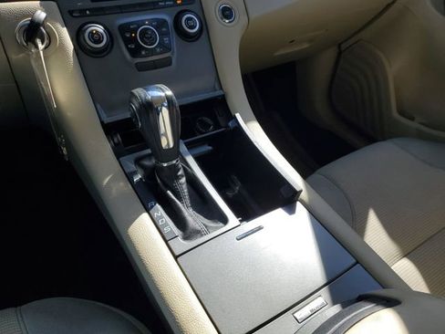 Used 2014 Ford Taurus SEL FWD image 25