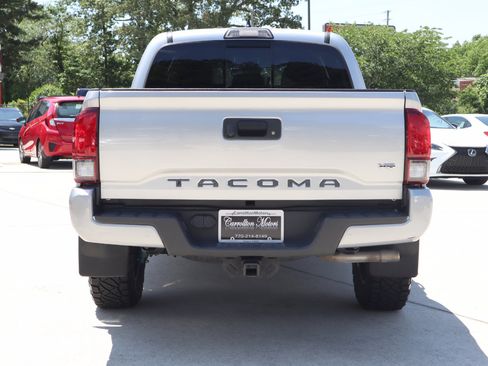 Used 2018 Toyota Tacoma TRD Sport image 5