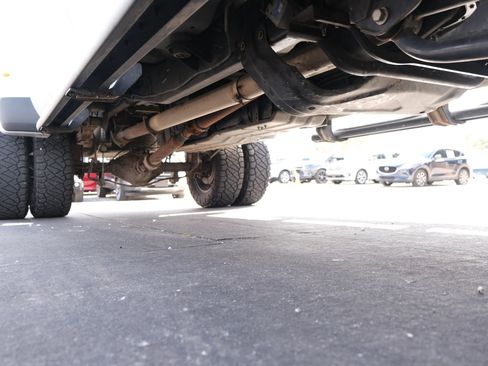 Used 2015 Ford F350 Lariat w/ Lariat Interior Package image 30