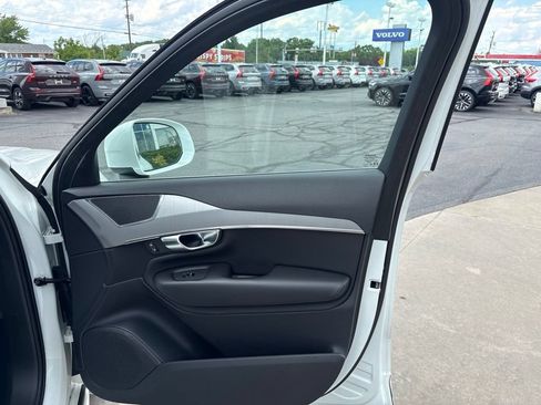 Certified 2023 Volvo XC90 B5 Core w/ Climate Package AWD/4WD image 33