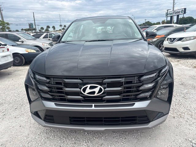 Used 2025 Hyundai Tucson SE FWD image 2