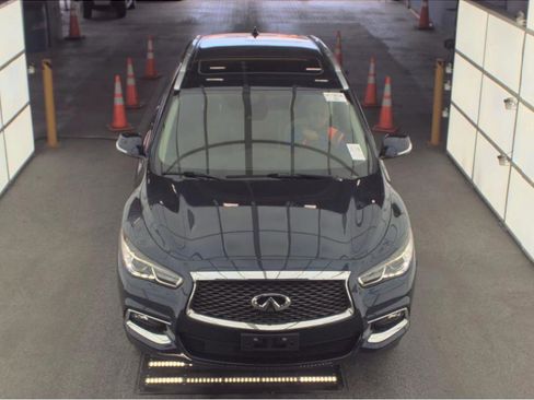 Used 2019 INFINITI QX60 Luxe w/ Essential Package AWD/4WD image 3
