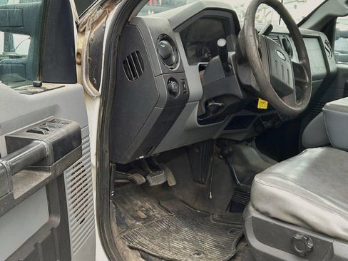 Used 2011 Ford F450 XL w/ PWR Equipment Group image 10