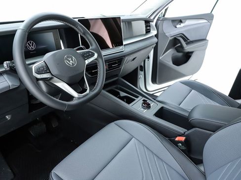 New 2026 Volkswagen Tiguan SE image 58