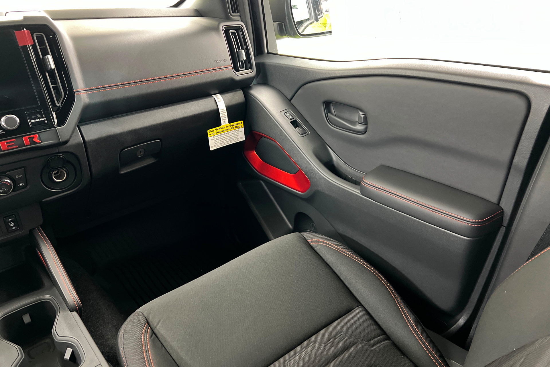 New 2026 Nissan Frontier PRO-4X w/ Pro-4x Convenience Package AWD/4WD image 10