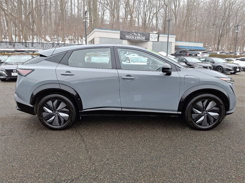 Used 2024 Nissan Ariya AWD image 8