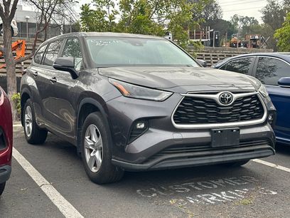 Used 2024 Toyota Highlander LE