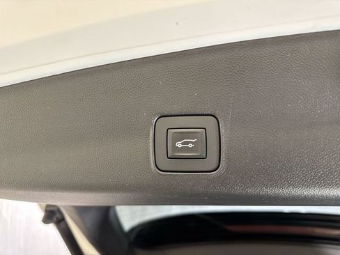 Used 2025 Chevrolet TrailBlazer RS w/ Convenience Package FWD image 24