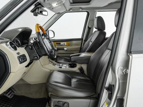 Used 2015 Land Rover LR4 HSE LUX image 32