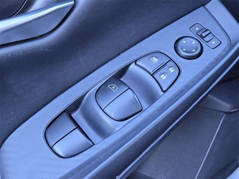 Used 2025 Nissan Sentra SV image 31