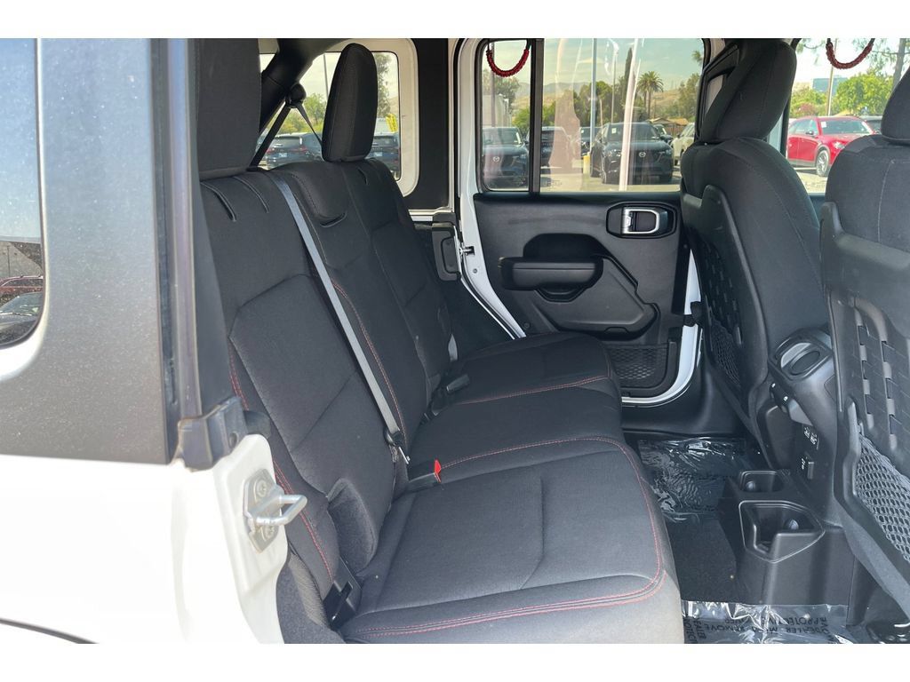 Used 2022 Jeep Wrangler Unlimited Rubicon AWD/4WD image 18