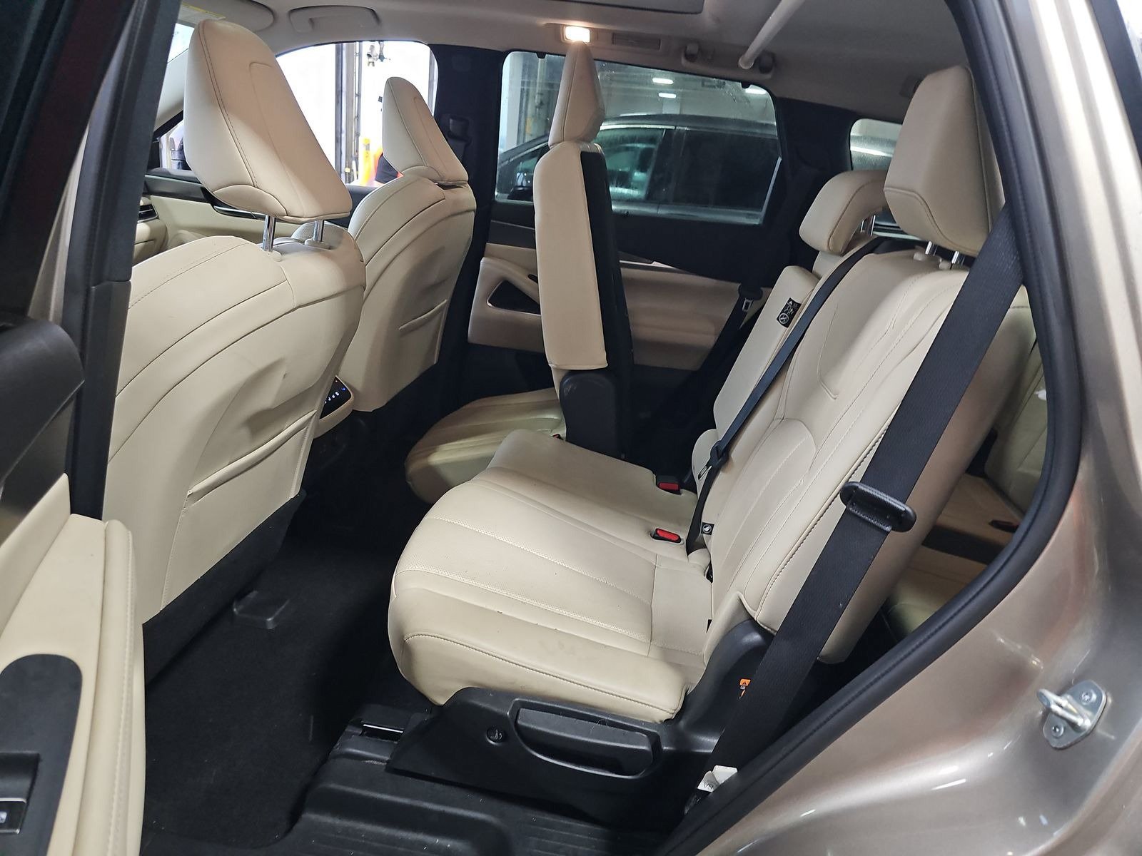 Used 2023 INFINITI QX60 Luxe w/ Performance Audio Package AWD/4WD image 5