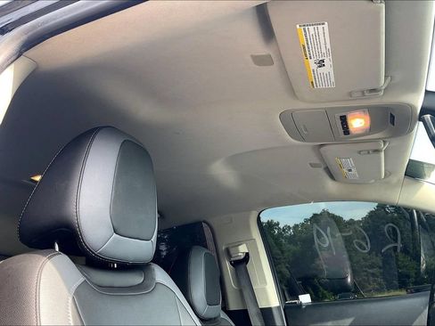 Used 2021 Chevrolet Colorado Z71 w/ Safety Package RWD image 23