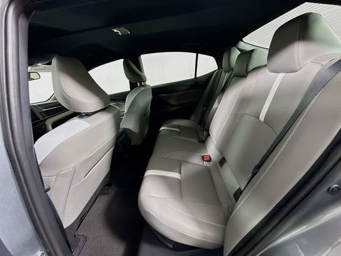 Used 2025 Toyota Camry SE image 23