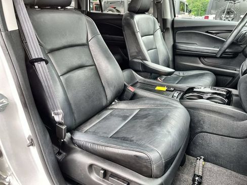 Used 2022 Honda Pilot Touring image 28